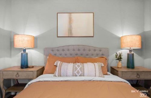 Van Buren House | Cozy Retreat w/Soaker Tub & Family Entertainment Area in Siloam Springs, Arkansas