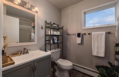 South Addition Apartment | Cozy South Addition Downtown Getaway - King Beds