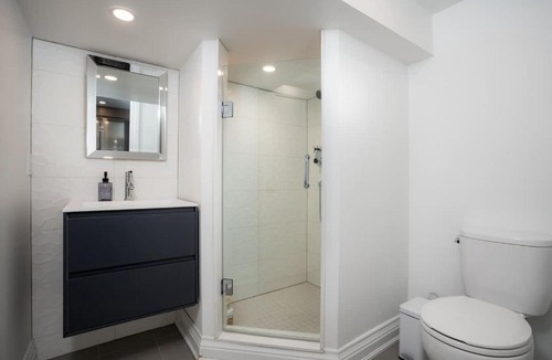 Parkdale Apartment | Cozy Studio Near High Park Dining & Transit