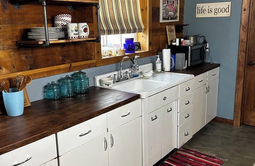 Roxbury Apartment | Cozy studio with AC and WiFi in charming Gypsum