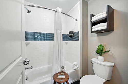 Chinatown Apartment | Cozy studio with AC in cool Houston neighborhood