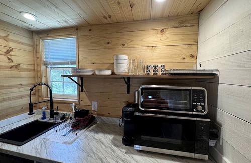 Mineral Wells Cabin | Cozy Tiny Cabin with Rustic Charm near Mineral Wells, Texas