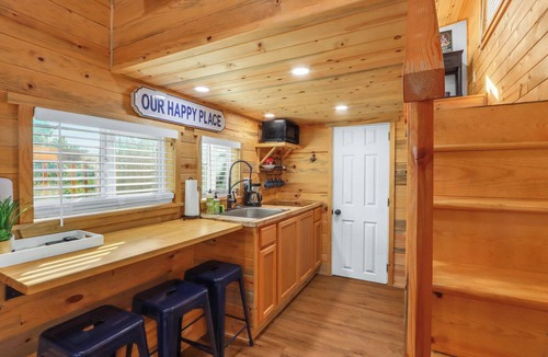 Dripping Springs House | Cozy Tiny House in Dripping Springs w/Sunset Views & Romantic Fireplace
