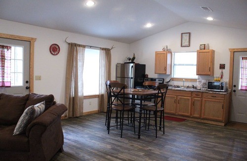 Murfreesboro Cabin | Crosscut Cabins- Minutes from Lake, River, & Diamond Mine! Private Hiking Trail!
