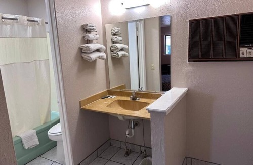 Tulsa Hotel | Crystal Motel
