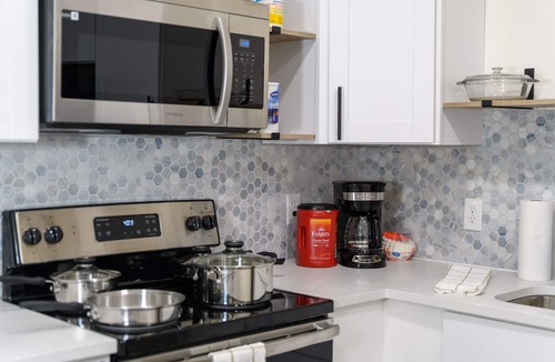 Junius Heights Condo | Cute 2 Bed/1 Bath Condo near Lakewood