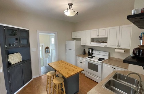 Thunder Bay House | Cute 2 bedroom home, great for work, family or friends.