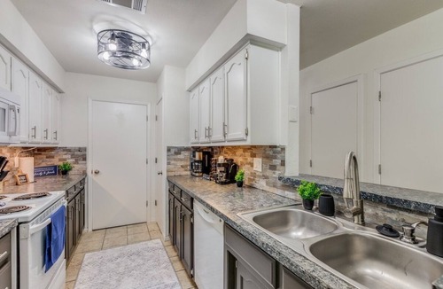 Frisco House | Cute Chic 2B 2B Duplex APT
