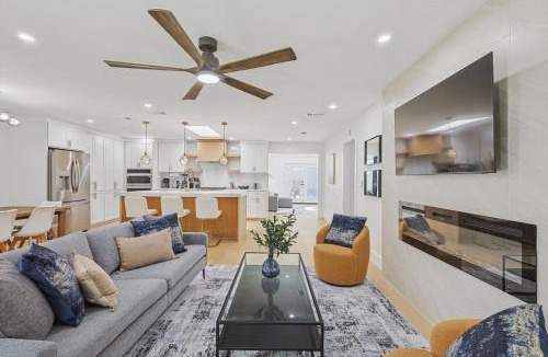 Northeast Dallas House | Dallas Home Fire Pit Spa Bath Sleeps 11