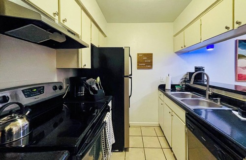 Knox - Henderson Apartment | Dallas Oasis
