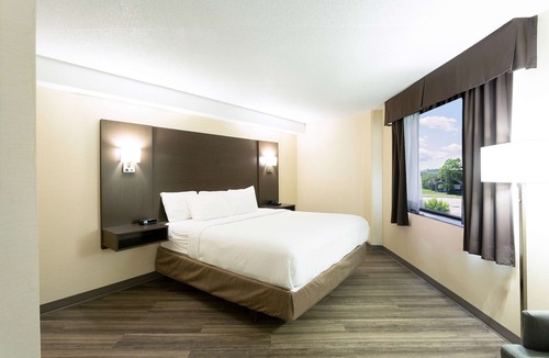 Fallsview Hotel | Days Inn by Wyndham Fallsview