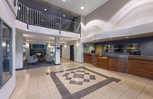 Thunder Bay Hotel | Days Inn by Wyndham Thunder Bay North