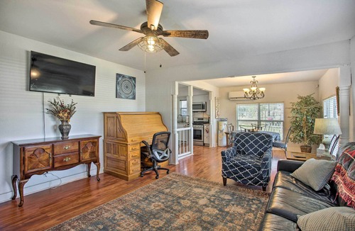 Westminster Cottage | Deck, Grill & Yard: Pet-Friendly Van Alstyne Gem!