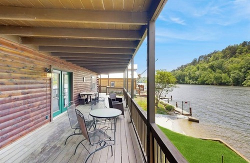Mountain Pine Apartment | Delightful Riverfront Apartment w/river access for swimming, fishing & boating