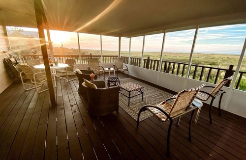 Cypremort Point Cabin | Delightful Top Cabin with Amazing Views from the Deck in Louisiana