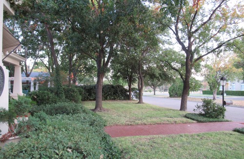 San Angelo House | Delightful Victorian home located downtown just blocks from the River Walk!