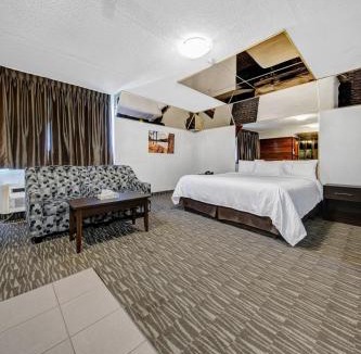 Islington - City Centre West Hotel | Deluxe Inn