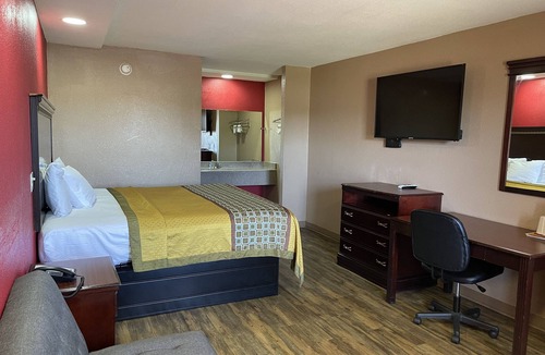 West Memphis Hotel | Deluxe Inn