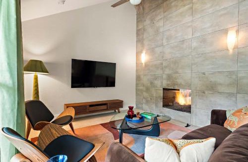 Parker Lane House | Desert Disco - 4BR Mid-Century Modern Design