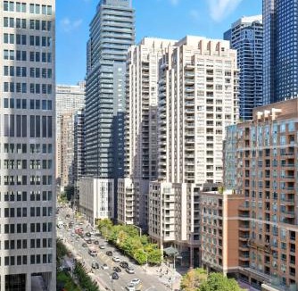 Bay Cloverhill Apartment | Designer Skyline Retreat 2BR w Skyline Terrace