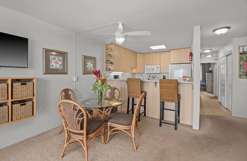 Kapaa Condo | Direct Beachfront/Oceanfront Condo - 3 minute walk into Kapa'a