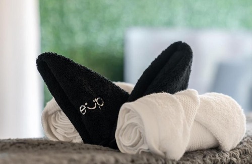 Bloor-Yorkville Apartment | Discounted Elegant Yorkville Suite