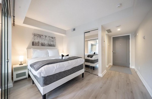 Bloor-Yorkville Apartment | Discounted Elegant Yorkville Suite