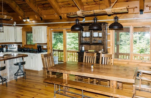 Highlands East Cottage | Discover the Creekside Escape: Your Private Retreat in Nature's Embrace