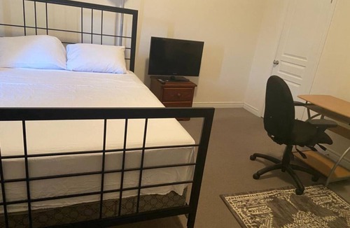 Mount Pleasant Apartment | Divinity Hut