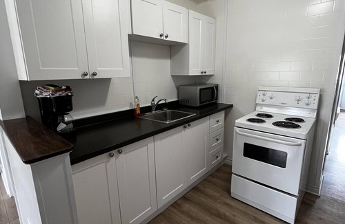 Wasaga Beach Cottage | Dock Life Beach 1 - Unit 16, Riverside Property, 2 Bdrm, 3 min walk to Beach 1