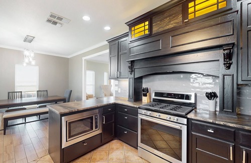 Celeste House | Dog-friendly countryside home with firepit, wraparound porch, & prime stargazing