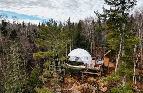 Saint Come Cabin | Dome 01 - The Pine, Le Pin | Vue Panoramique, Spa Privé & Filet Suspendu