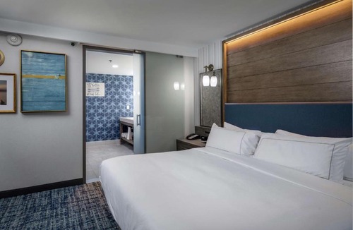 Hot Springs Hotel | DoubleTree by Hilton Hot Springs