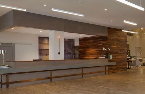 Dallas Hotel | DoubleTree by Hilton Hotel Dallas - Love Field