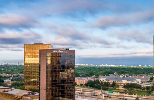 Dallas Hotel | DoubleTree by Hilton Hotel Dallas Campbell Centre