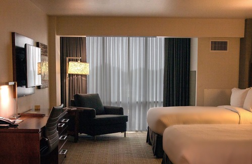 South Central Omaha Hotel | DoubleTree by Hilton Omaha Southwest
