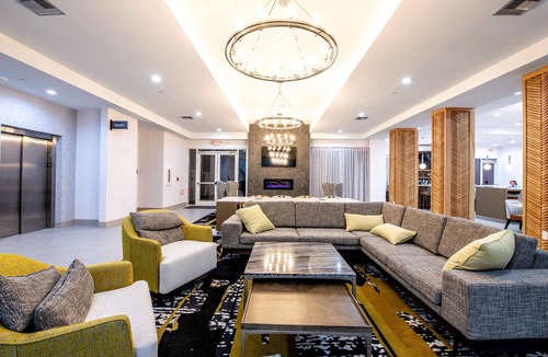 Sulphur Hotel | DoubleTree by Hilton Sulphur Lake Charles