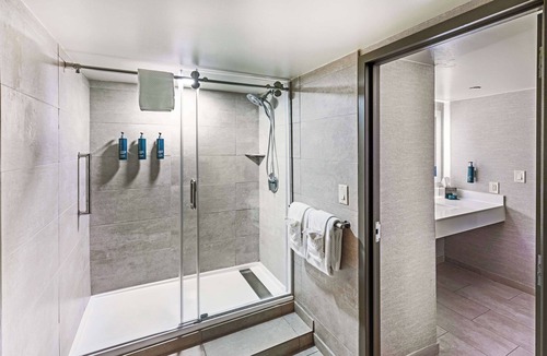 Downtown Tulsa Hotel | DoubleTree by Hilton Tulsa Downtown