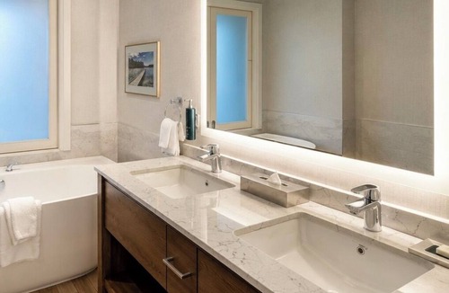 Fallsview Resort | DoubleTree Fallsview Resort & Spa by Hilton Niagara Falls