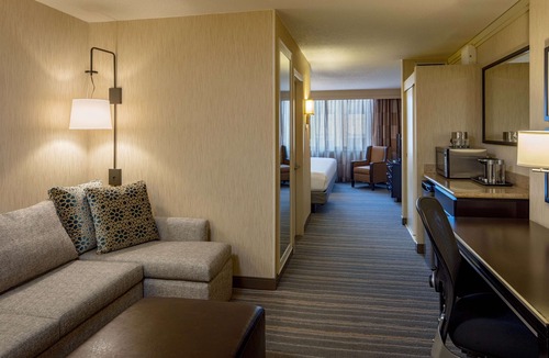 Downtown Minneapolis Hotel | DoubleTree Suites by Hilton Minneapolis Downtown