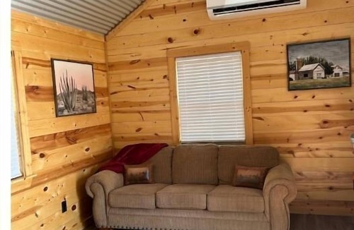 Llano County Cabin | Down Horn Ranch-Raylee cabin