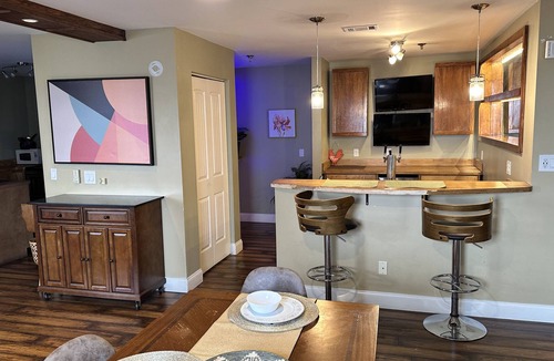 Downtown Memphis Apartment | Downtown 3BR / 2BA - Near Court Square Park