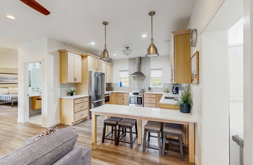 North Star House | Downtown Anchorage Retreat – 2 Full Kitchens, Coffee Bar & Wheelchair Accessible