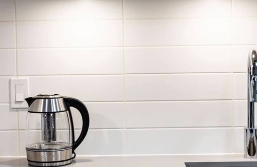 Downtown Toronto Apartment | Downtown Boutique 1BR Lower Suite Free Parking