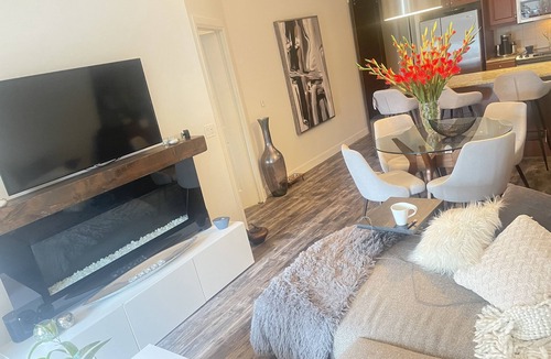 Fort York Apartment | Downtown Condo -Bathurst and Lakeshore