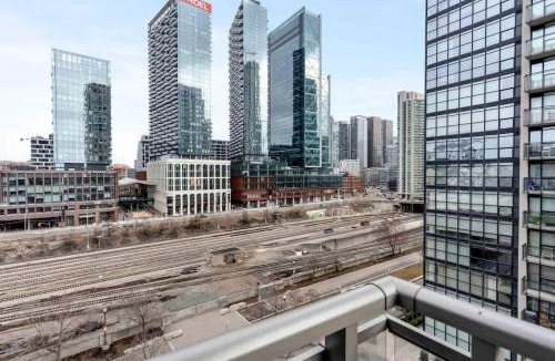Fort York Apartment | Downtown condo Steps to Entertainment District