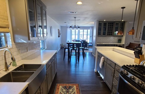 White Rock Hills House | Downtown Dallas, hike and bike, easy commute, White Rock lake, Arboretum,