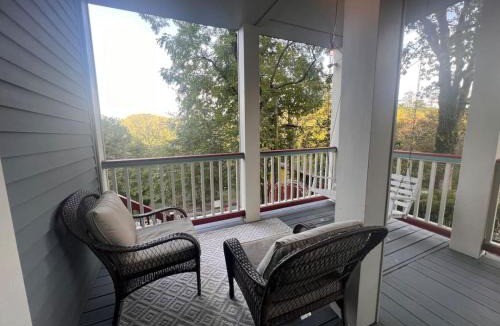 Eureka Springs Historic District Apartment | Downtown Hideaway Ste Piedmont