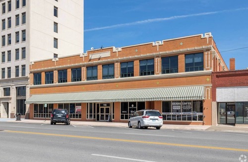 Enid Apartment | Downtown Historic Loft 207