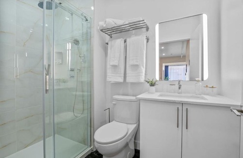 Gay Village Apartment | DownTown King Suite